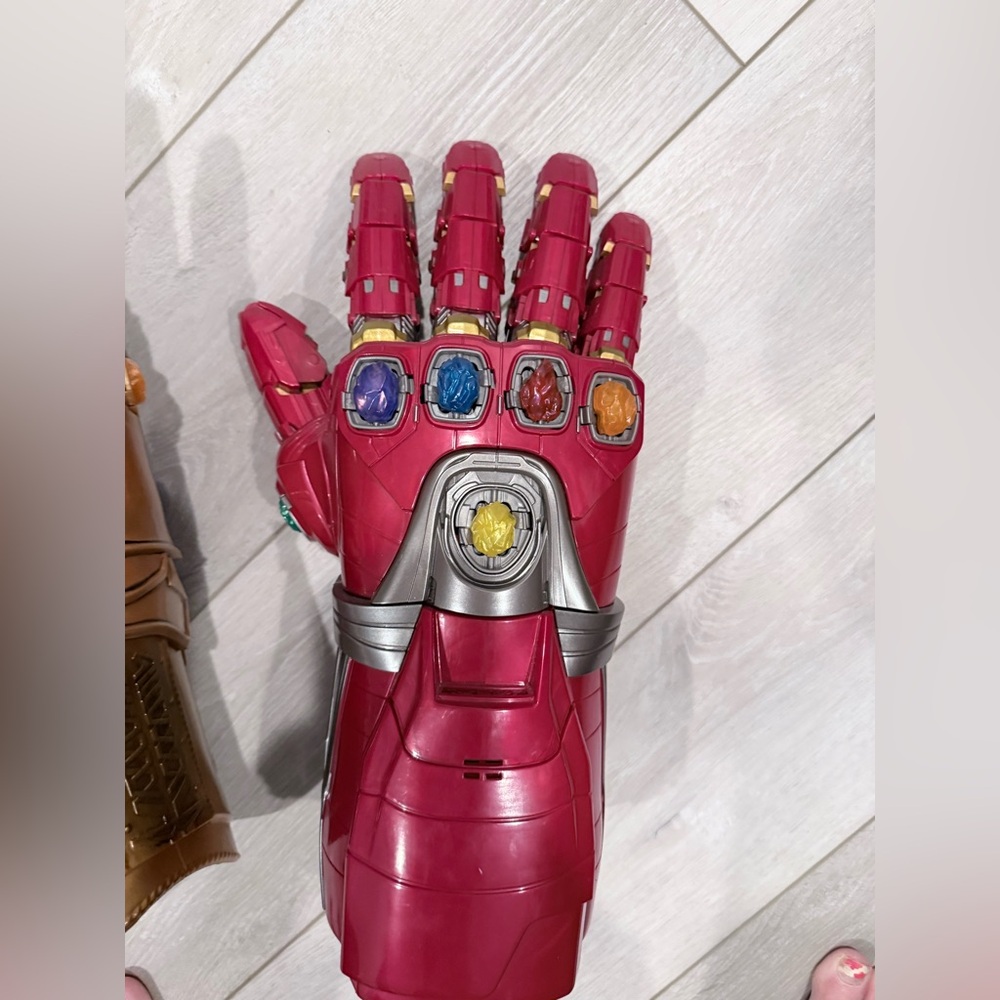 Disney Guardians Of The Galaxy Cosmic Rewind IRON MAN NANO GAUNTLET +Stones